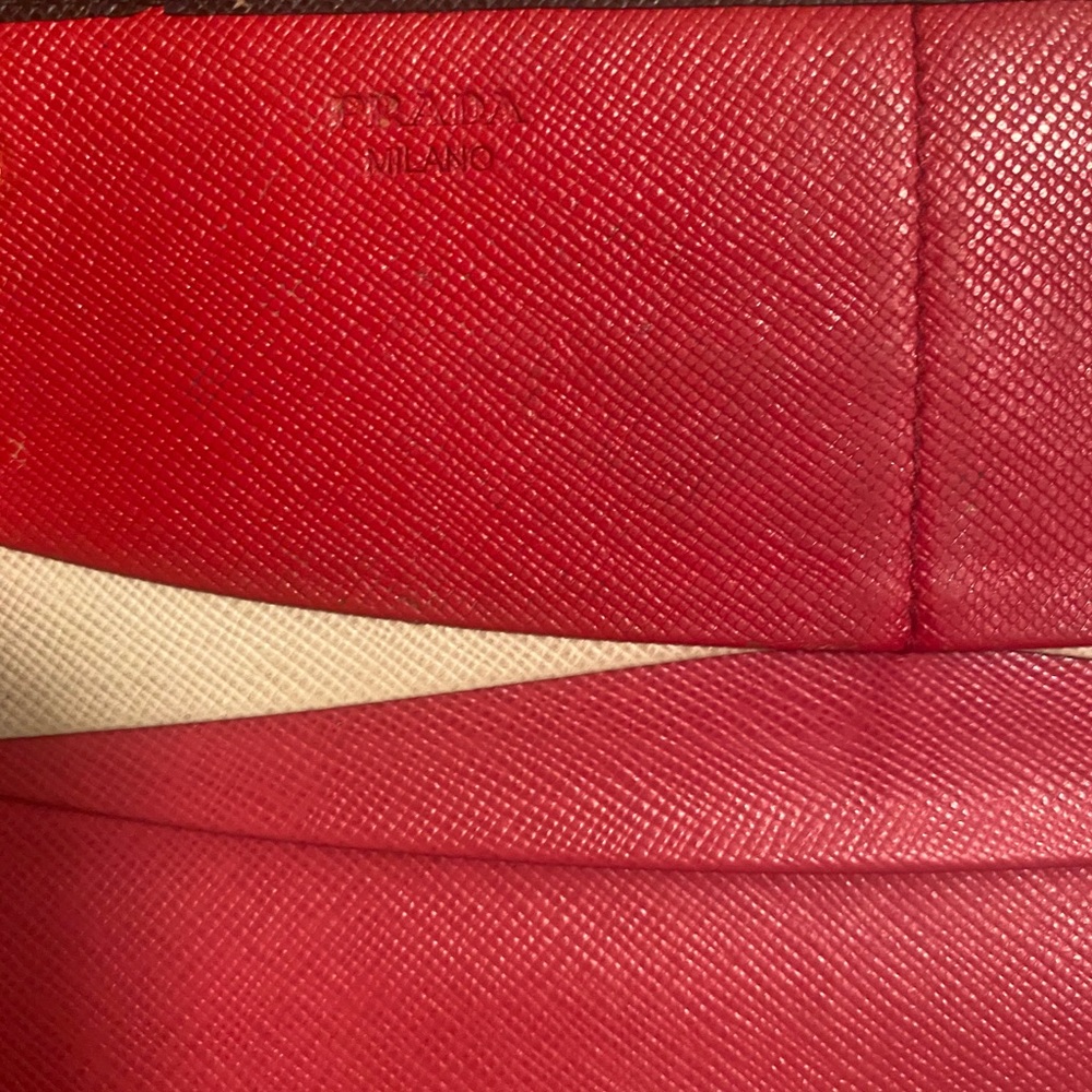 prada wallet - Picture 4 of 6